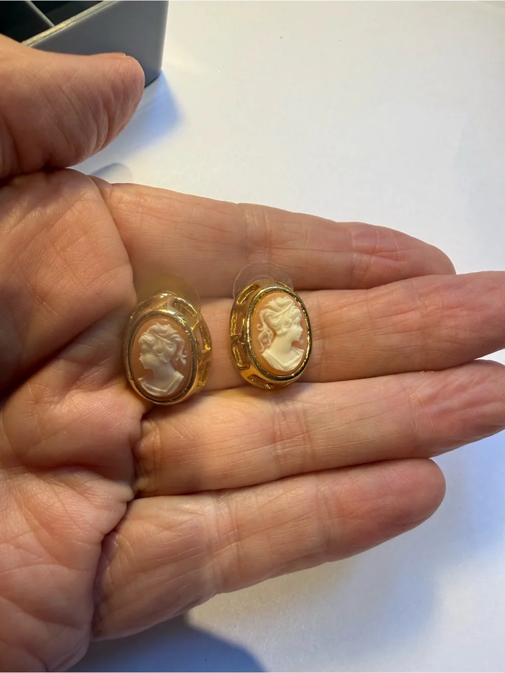 Source Unknown gold tone